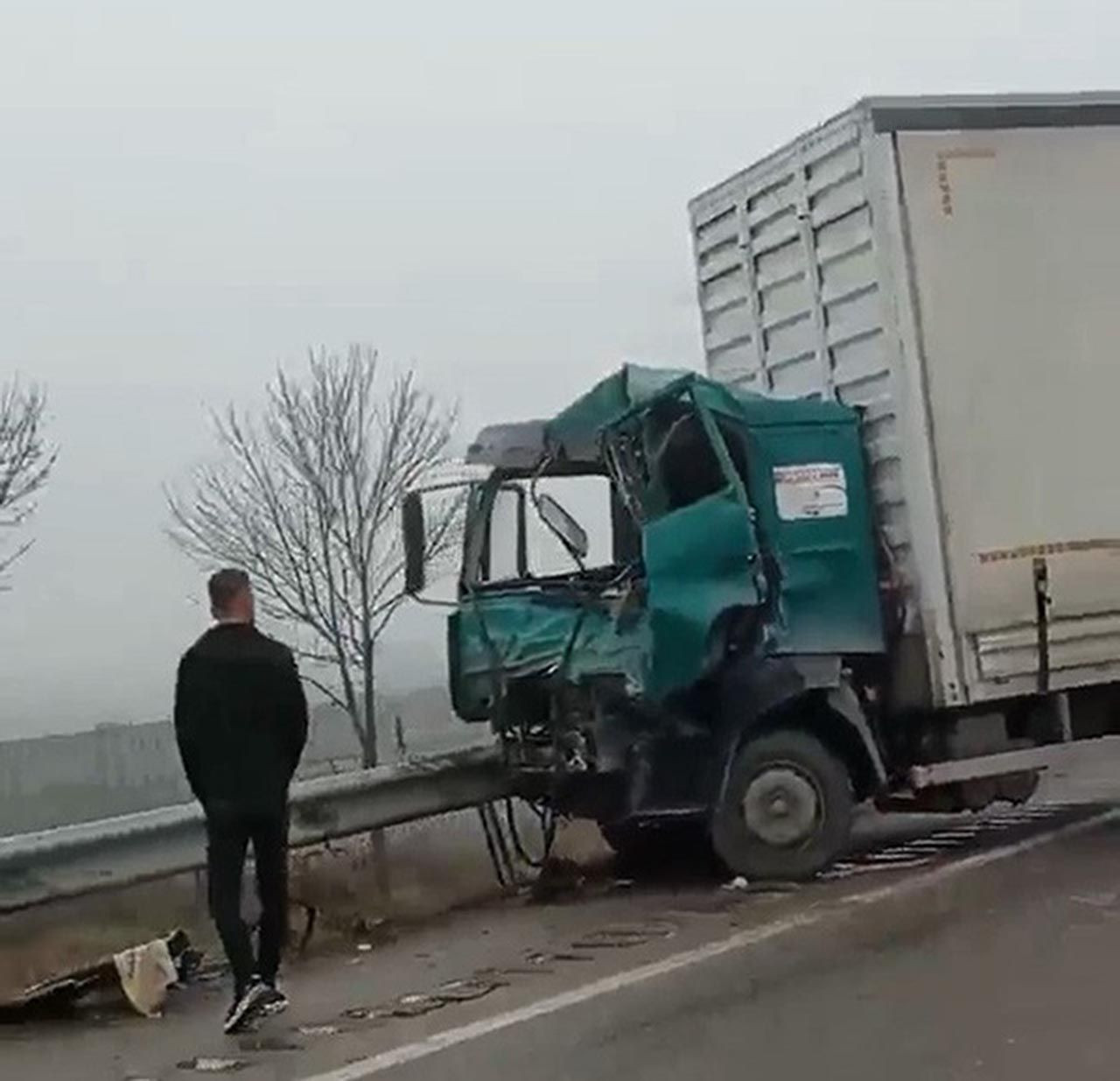 Bursa - İzmir yolu savaş alanına döndü! 20'den fazla araç birbirine girdi - Resim: 3