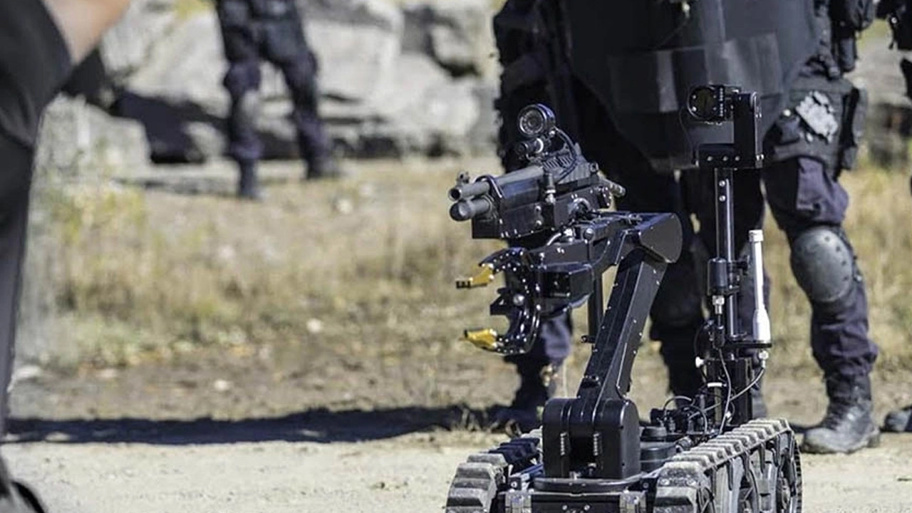 Bilim kurgu filmleri gerçek oldu: Katil robotlar sahaya iniyor!