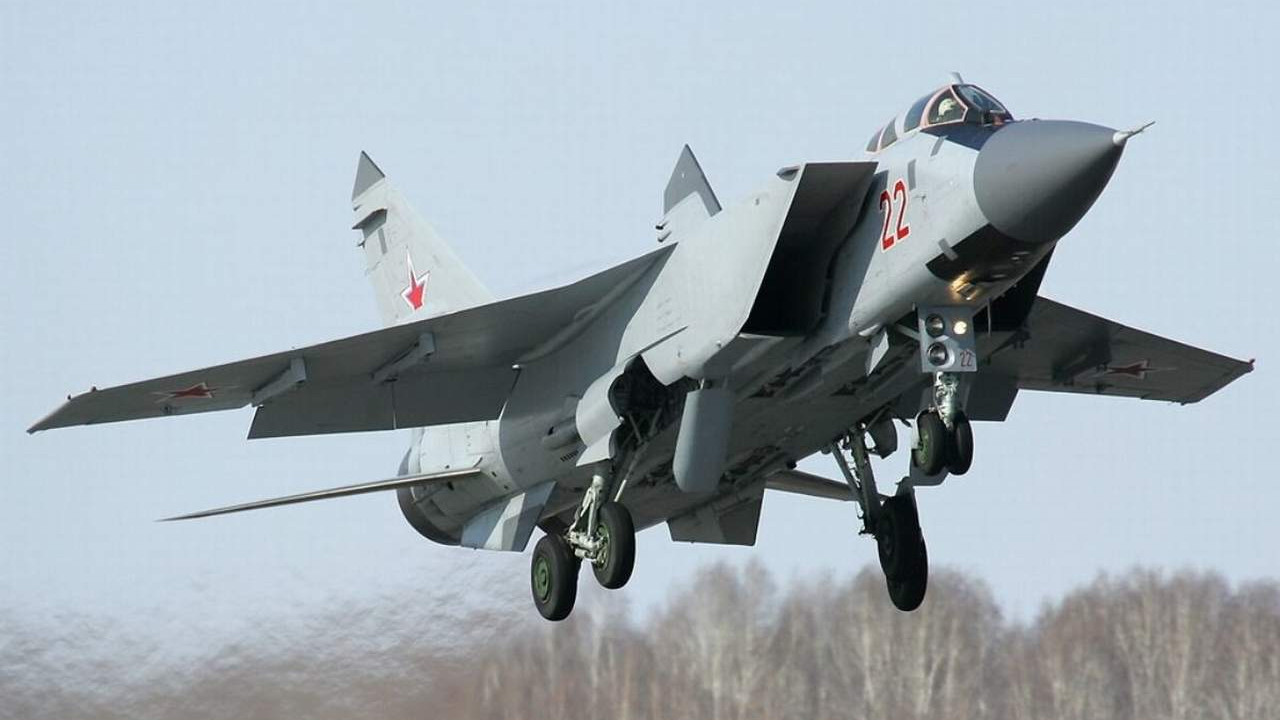 Rusya'da savaş uçağı yere çakıldı