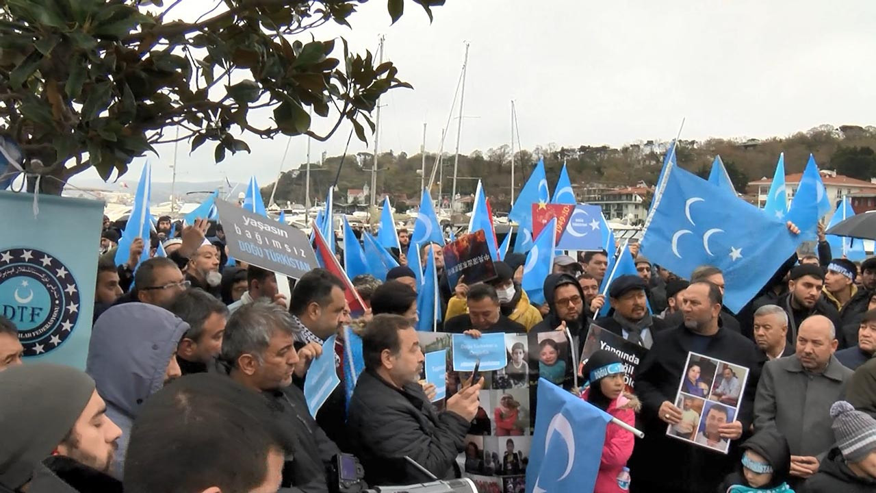İstanbul'da Çin başkonsolosluğu önünde eylem