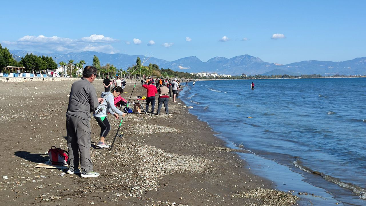 Bu dedikodu sonrası onlarca kişi ''bedava'' diye sahile akın etti - Resim: 2