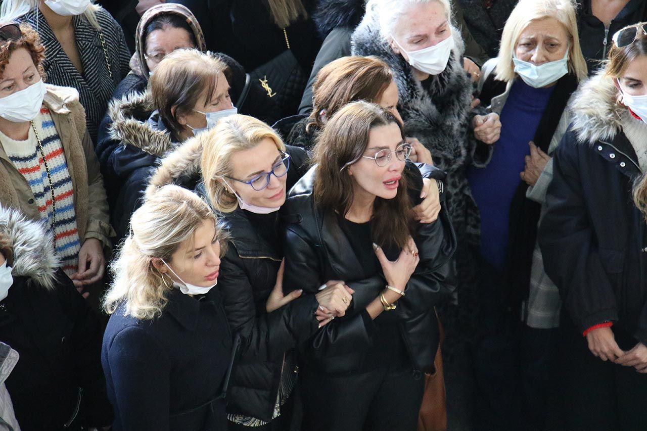 Özge Ulusoy'un acı günü! Babasına böyle veda etti - Resim: 4