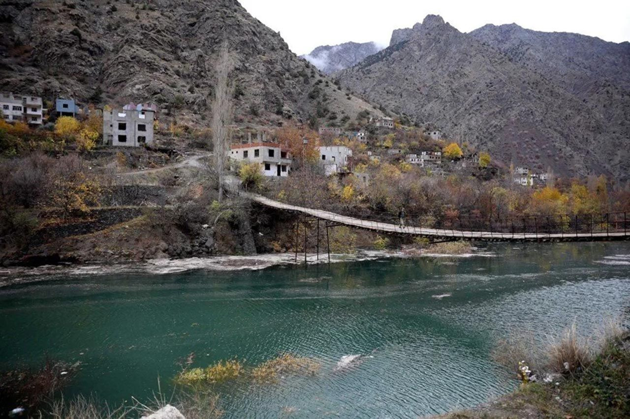 Bir ilçe sulara gömülüyor! Su yüksekliği 36 metreye ulaştı - Resim: 2
