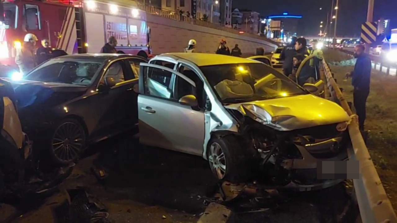 İstanbul'da çevre yolu savaş alanına döndü: Kazayı izlerken kaza yaptılar - Resim: 4