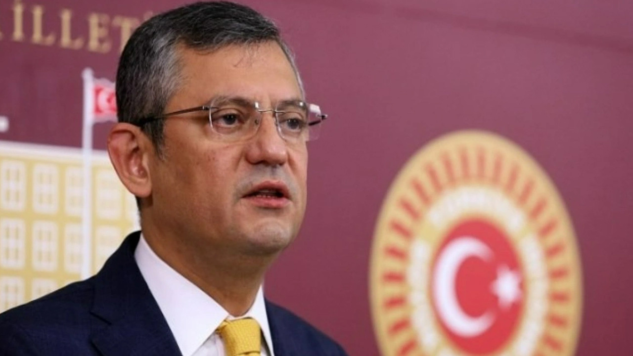 CHP'li Özel, İYİ Parti'den AK Parti'ye geçen milletvekilinin o sözlerini eleştirdi
