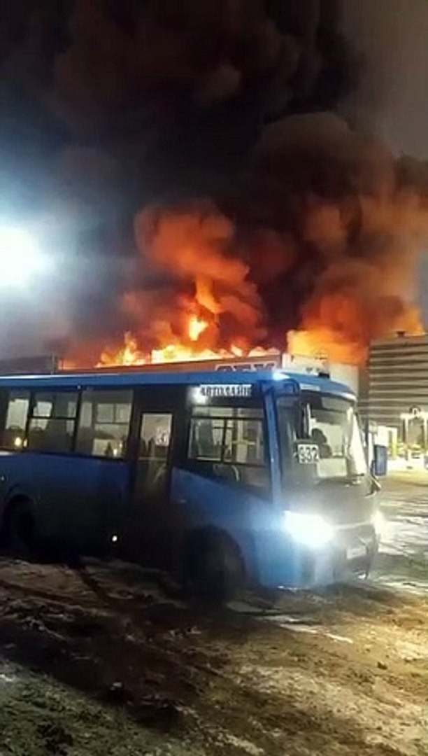 Rusya'da AVM'de yangın! Ölü ve yaralılar var