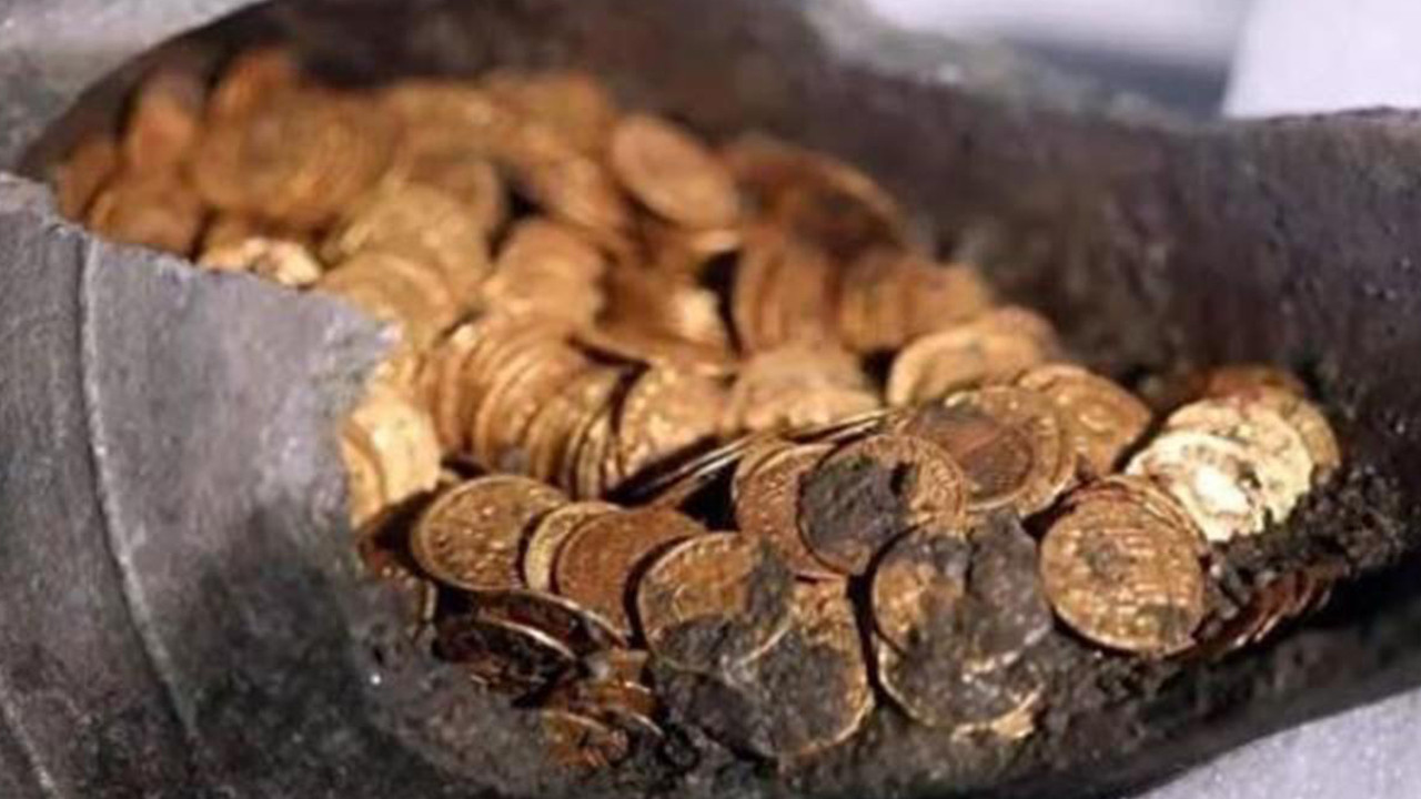 Tesadüfen bulunan mezardan hazine çıktı! Kazdıkça altın fışkırdı