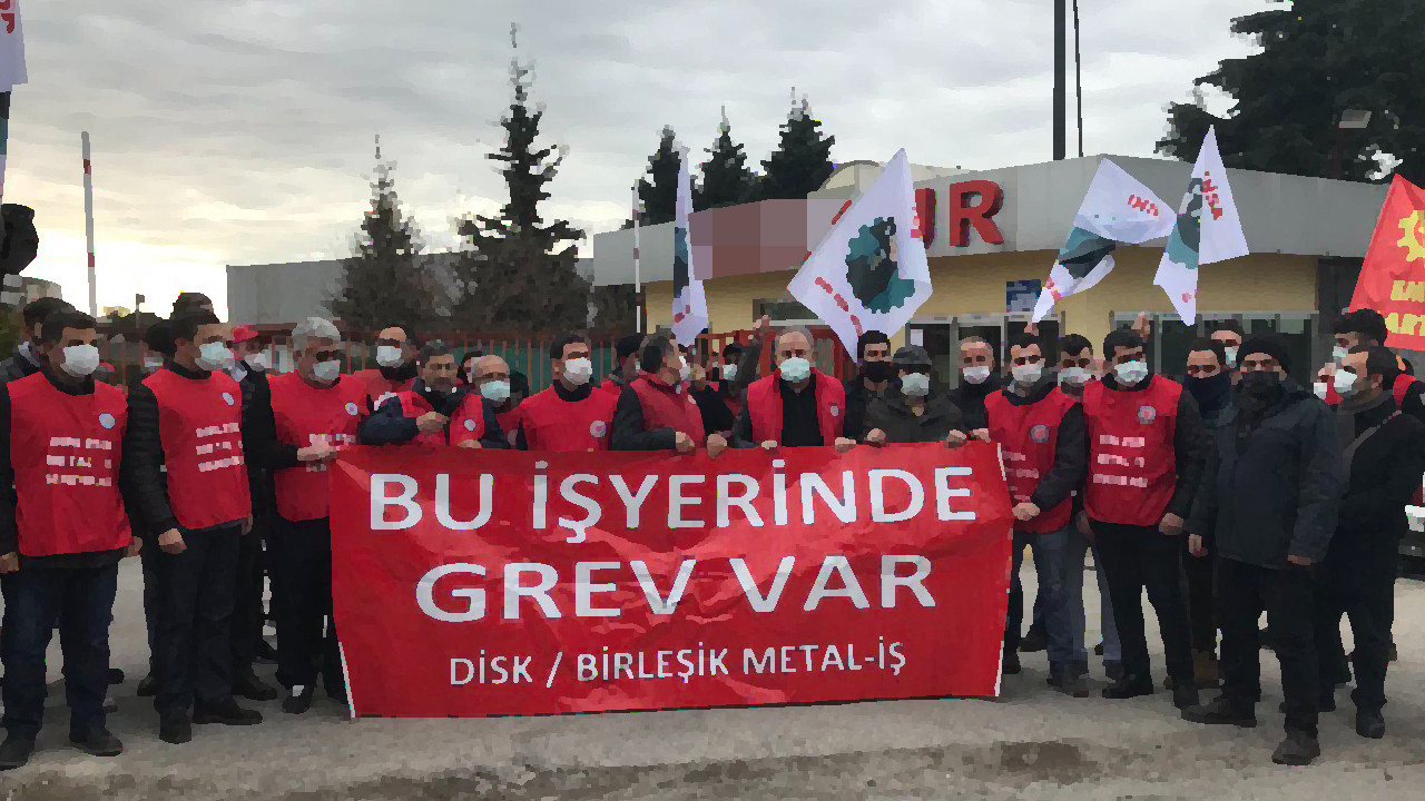 Erdoğan'ın attığı imzaya sert tepki: ''AK Partidemek grev düşmanlığı demek''