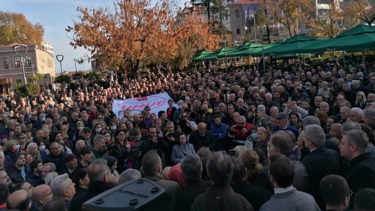İmamoğlu'na destek Trabzon'a uzandı! Hemşerileri de sokağa döküldü