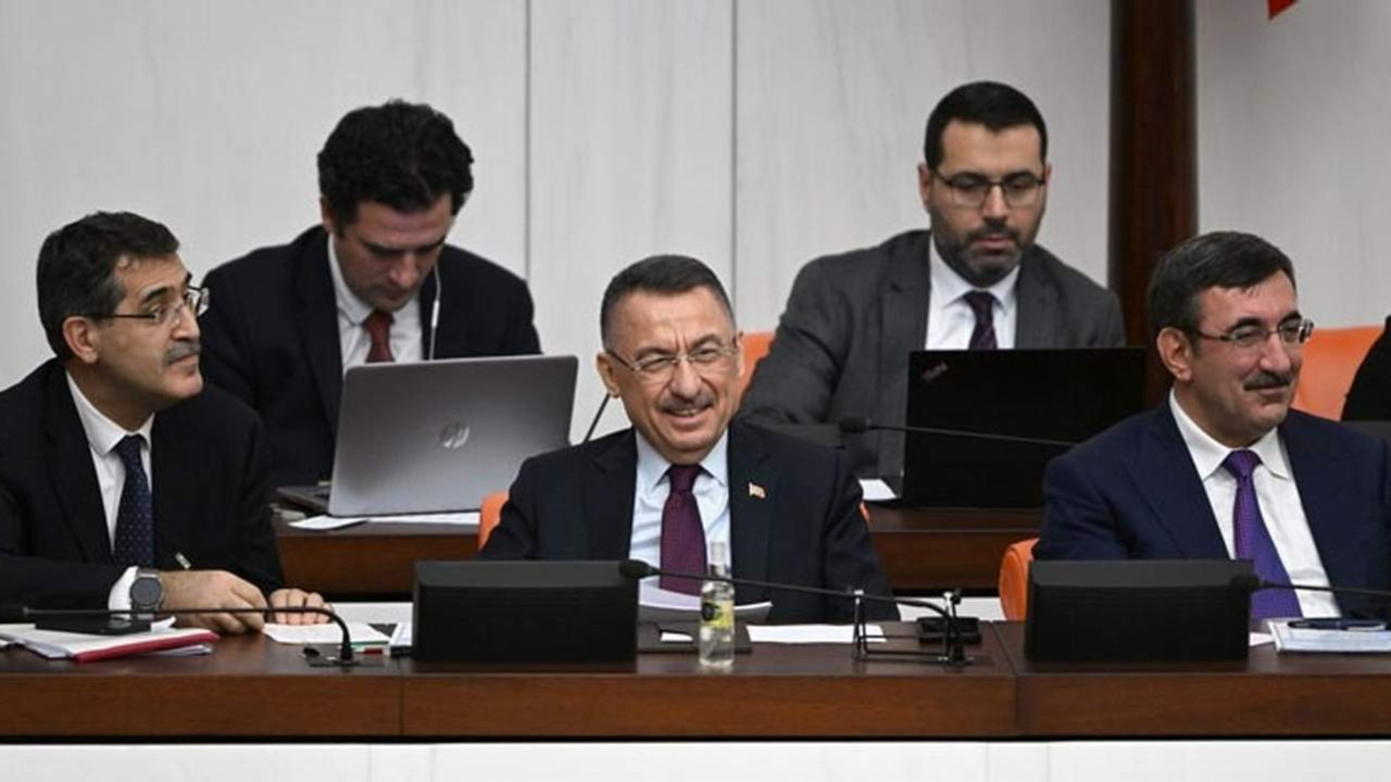 Fuat Oktay: ''Mahkeme kararı arkasında siyasi akıl aramak siyasi akılsızlıktır''