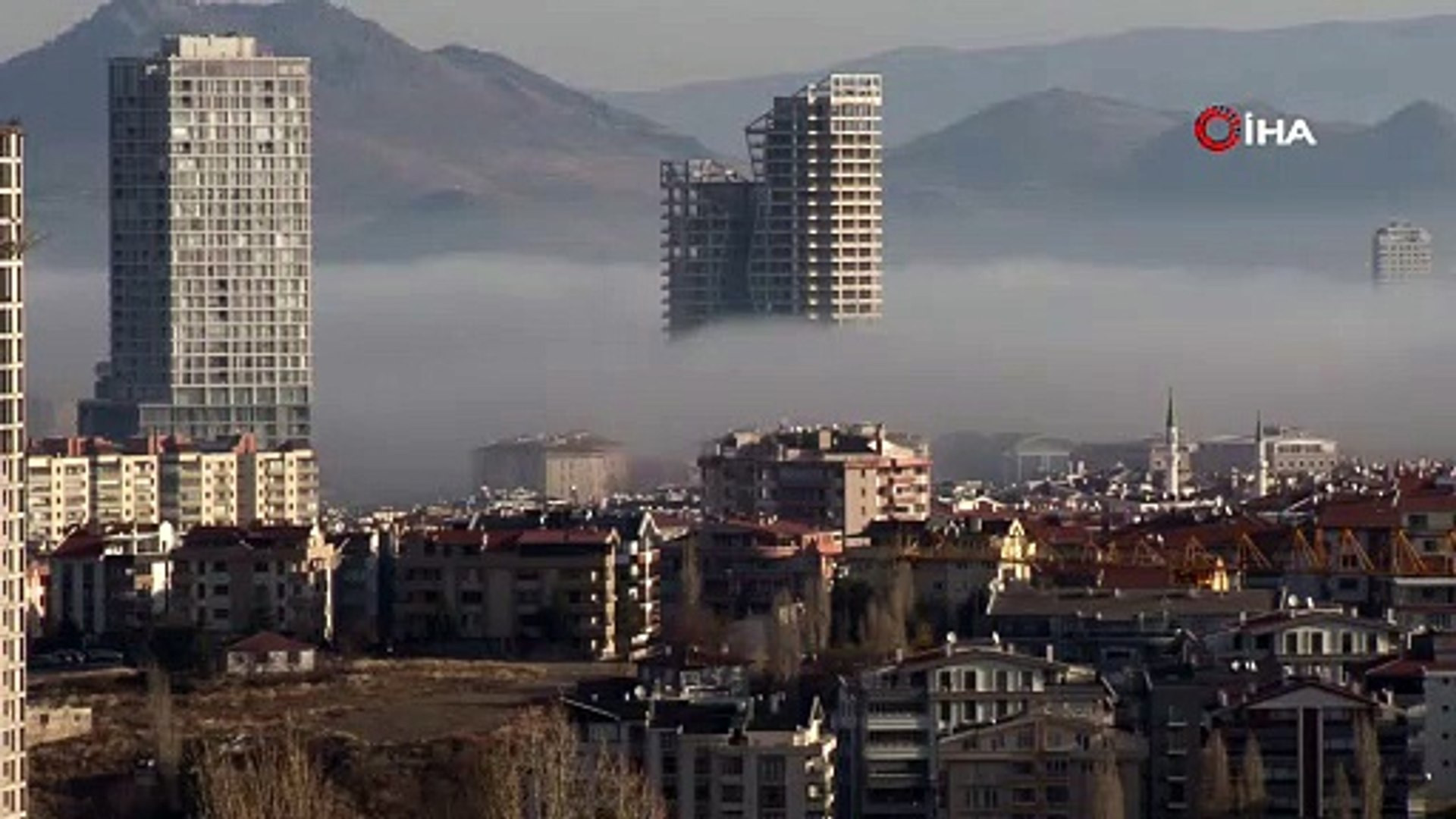 Başkentte karpostallık manzaralar oluşturan sis, havadan görüntülendi