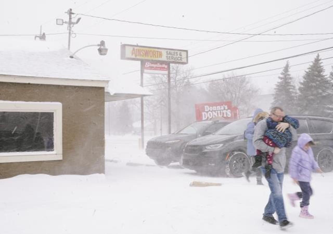 ABD, Kanada ve Japonya'yı kar fırtınası esir aldı! Gökten yarasa yağdı - Resim: 9