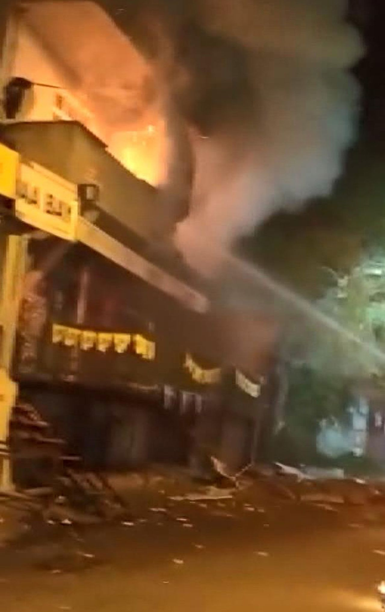 İstanbul'da ev sahibiyle tartışan kiracı evi yaktı - Resim: 2