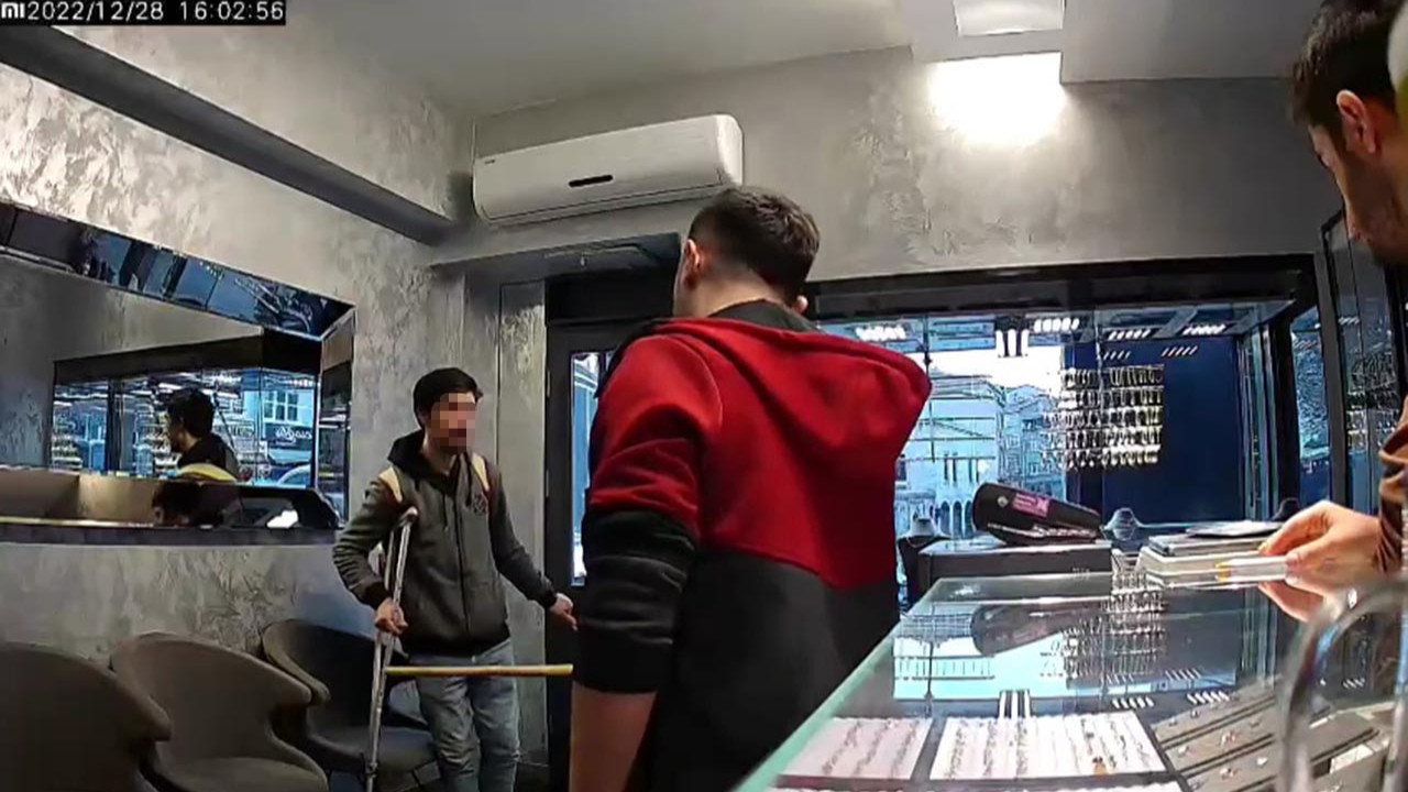 Bir garip soygun girişimi! Koltuk değneğiyle gelip, meyve bıçağı çıkardı