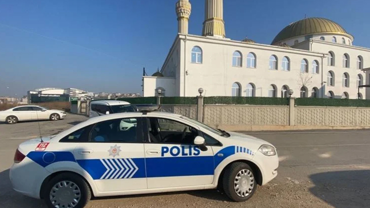 Cami çıkışında kanlı pusu