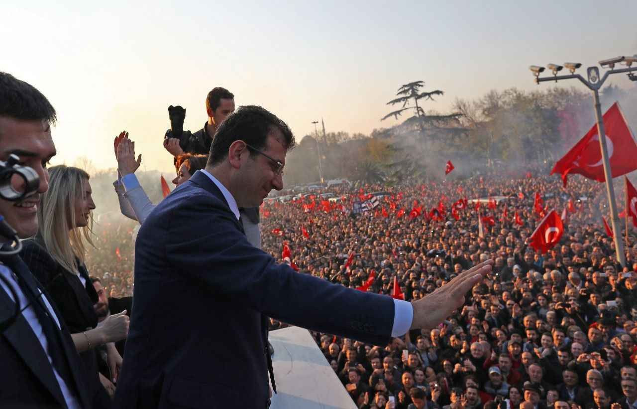 Имамоглу турция. Экрем Имамоглу митинг. Ekrem İmamoğlu фото. Экрем Имамоглу турецкий политик.