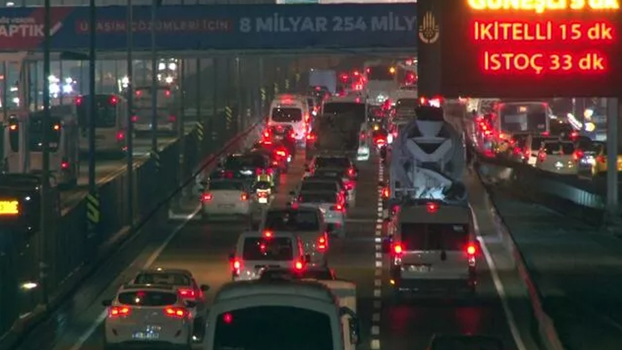 İstanbul’da yılın son iş gününde trafik yoğunluğu