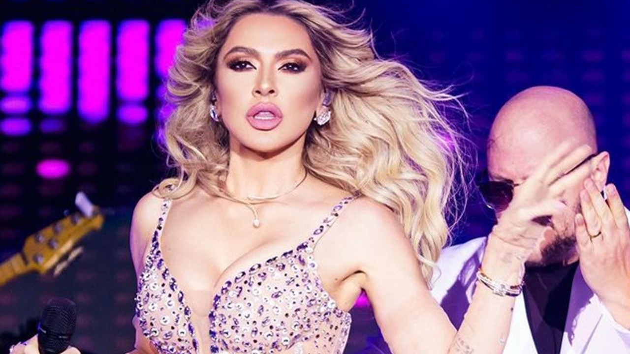 Hadise yine çok cesur! Yılbaşı kostümü sosyal medyayı salladı