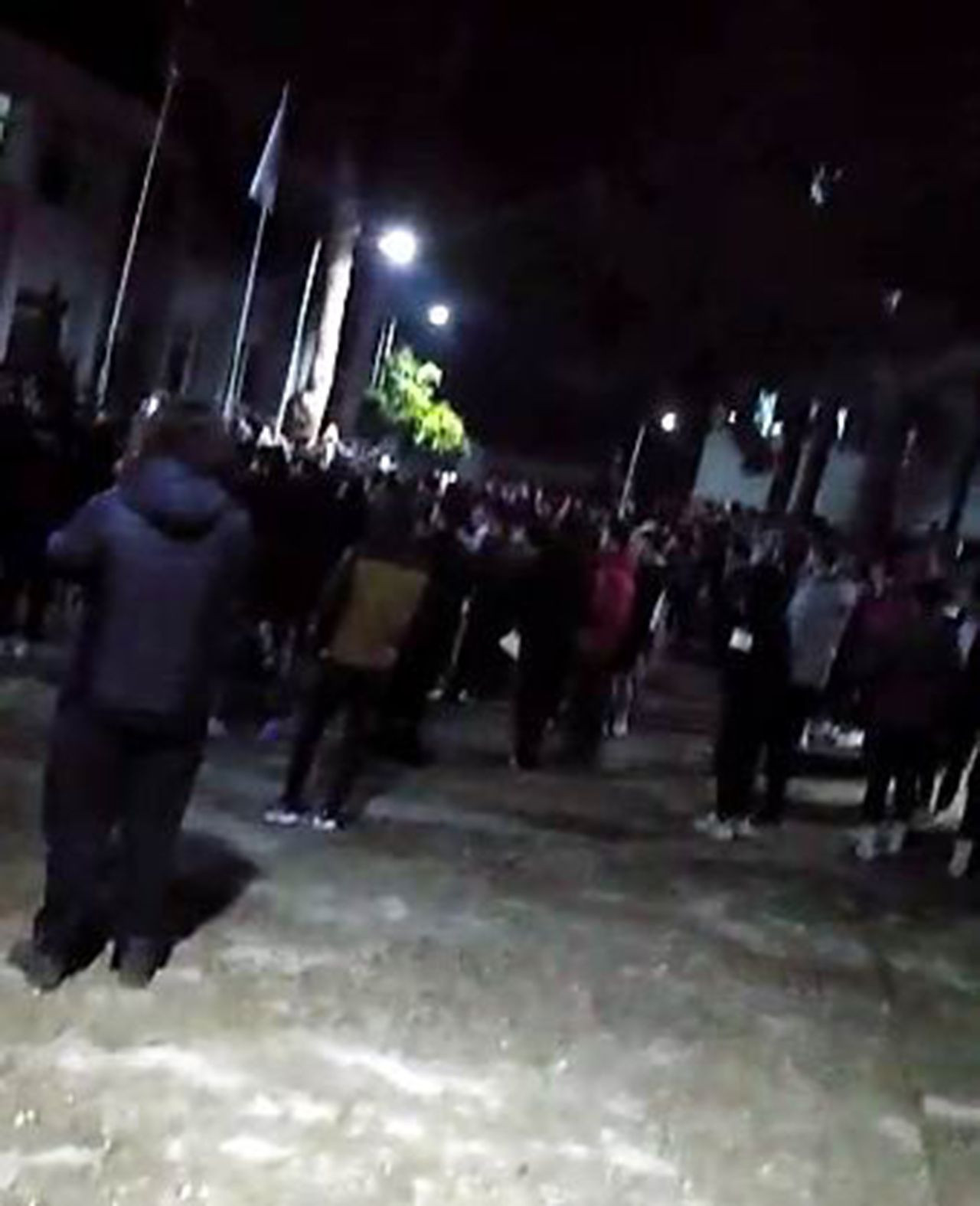 KYK yurdunda skandal! Onlarca öğrenci geceyi sokakta geçirdi - Resim: 2