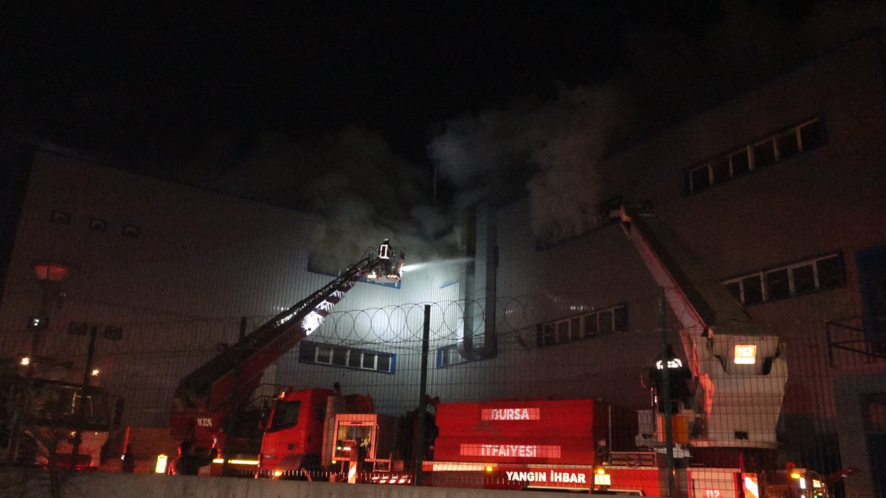 Bursa'da tekstil fabrikasında yangın