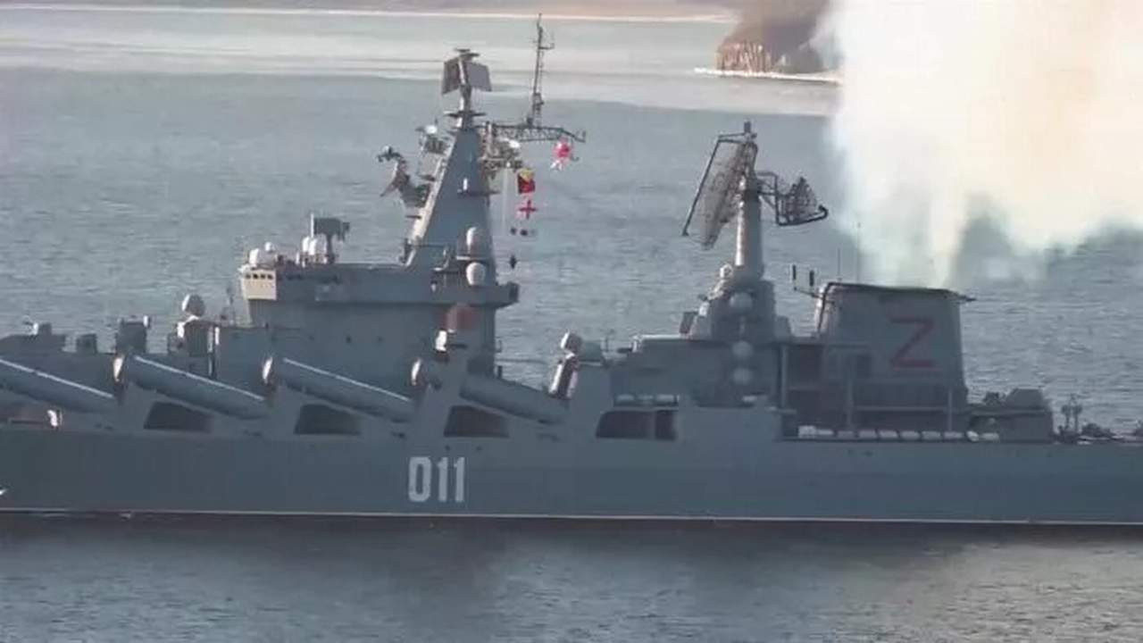 Putin hipersonik füzeli savaş gemisini denize indirdi