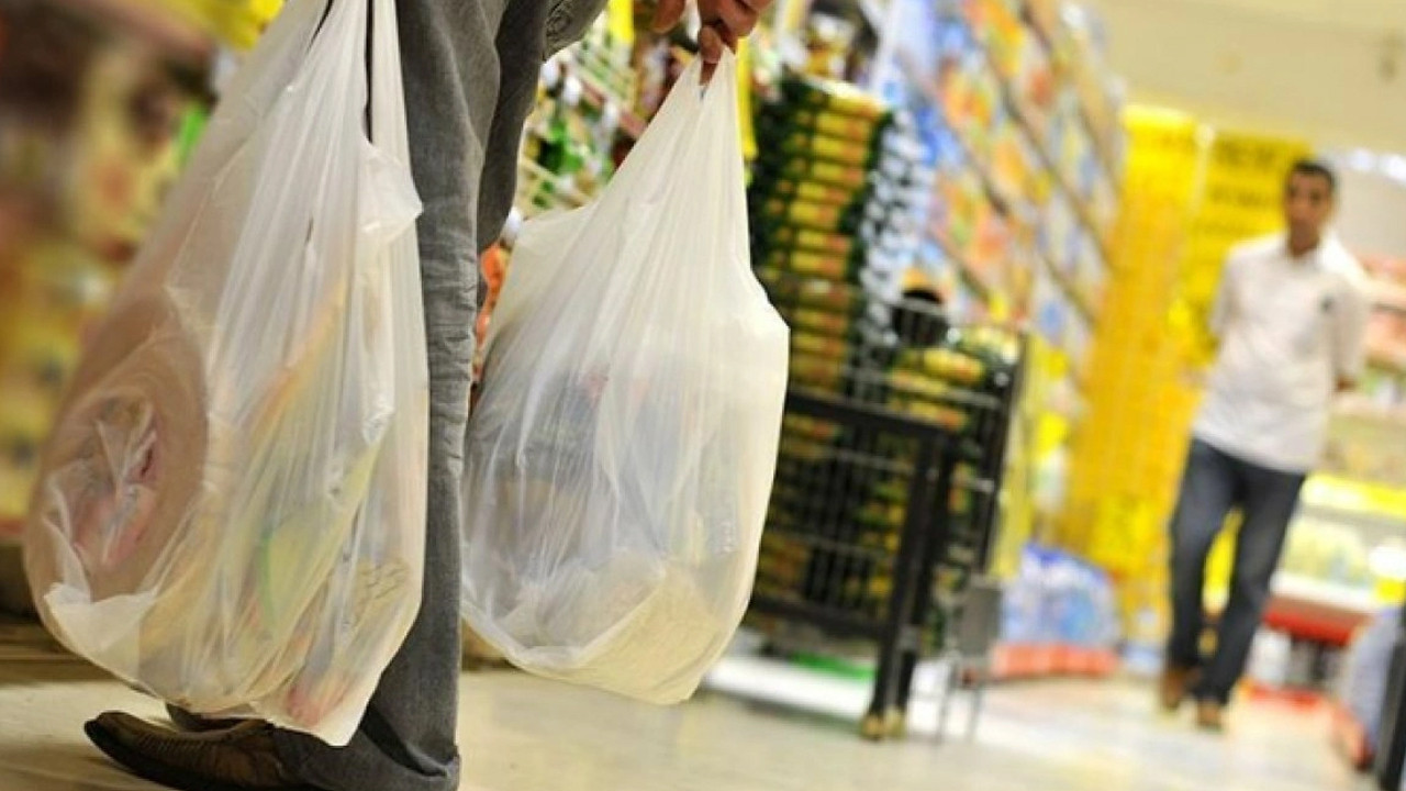 Bir market daha fiyatları sabitleme kararı aldı.