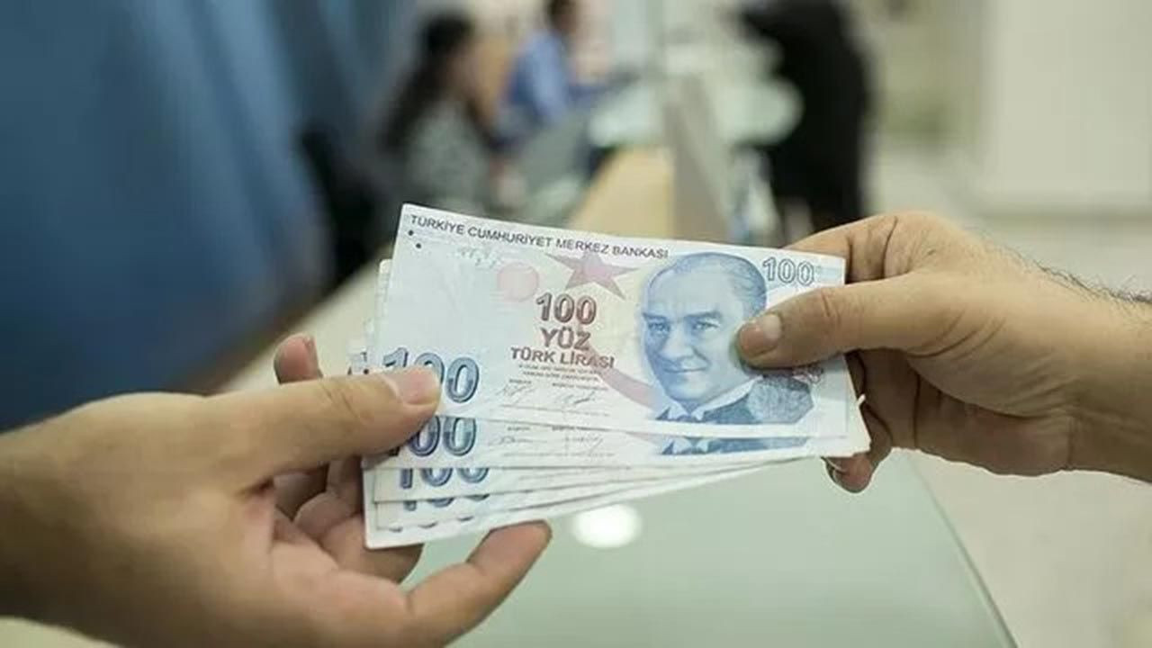 Tarih bile verildi: Memur ve emekliye ek zam geliyor - Resim: 1