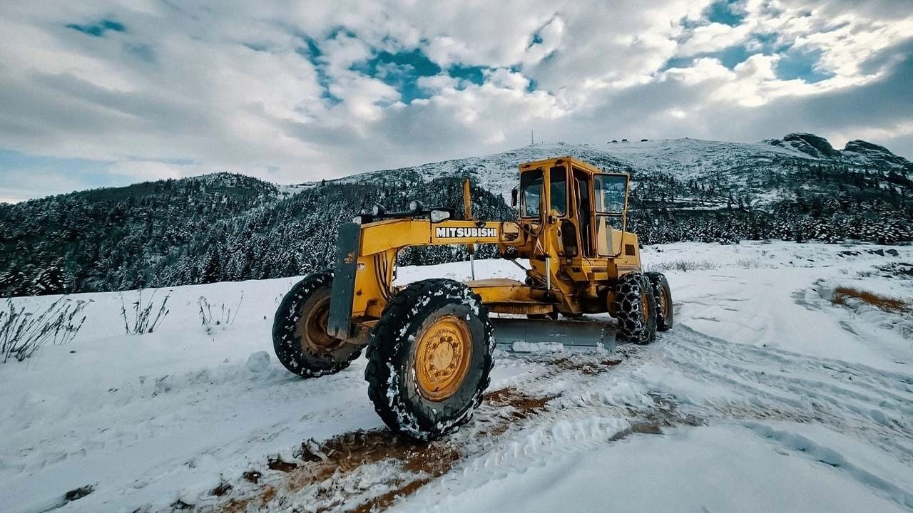 Rize'de kar yağışı hayatı felç etti - Resim: 4