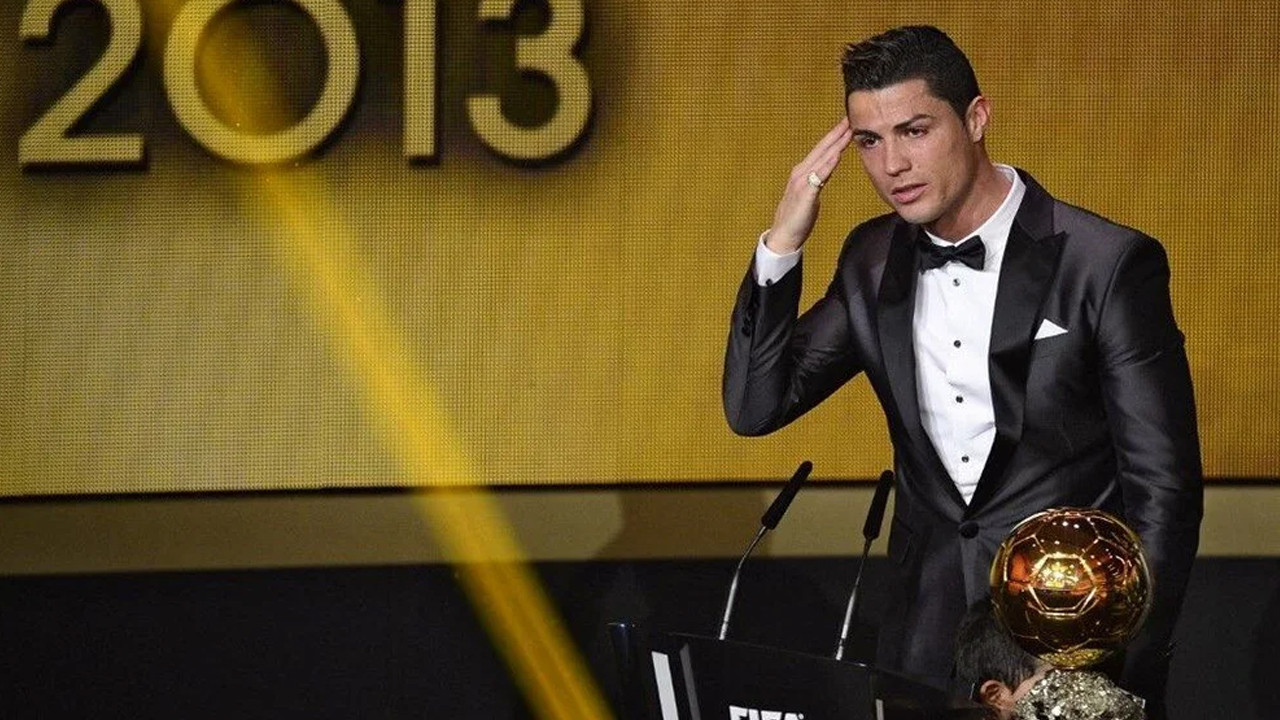 Cristiano Ronaldo, Ballon d'Or ödülünü 600 bin euroya sattı