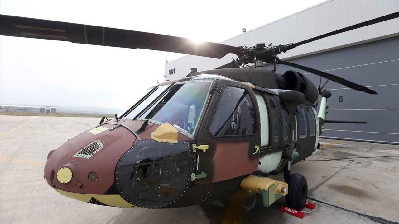 İlk T-70 tipi helikopter Mehmetçik'e teslim edildi
