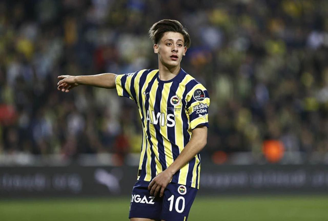  Arda Güler, a young Turkish footballer who plays as a midfielder for Fenerbahçe, is one of the most promising talents in European football and is widely regarded as a future star of the Turkish national team.