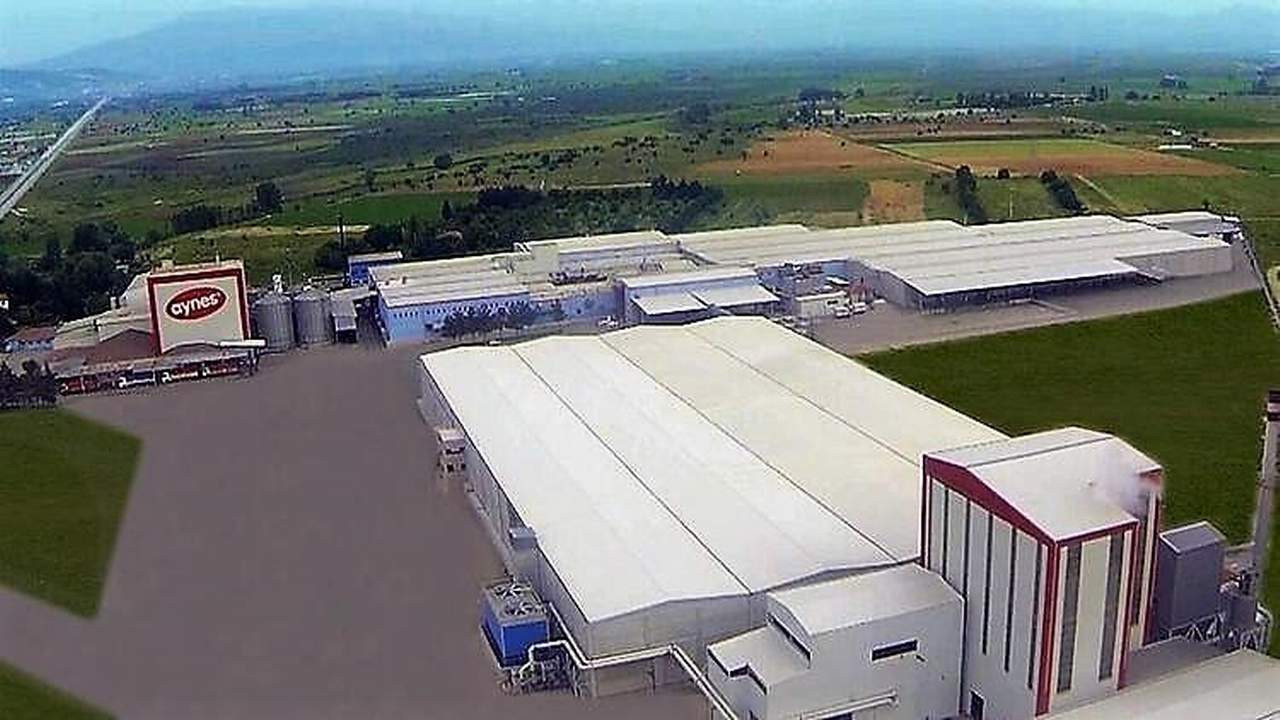 Fabrikada asit tankı patladı