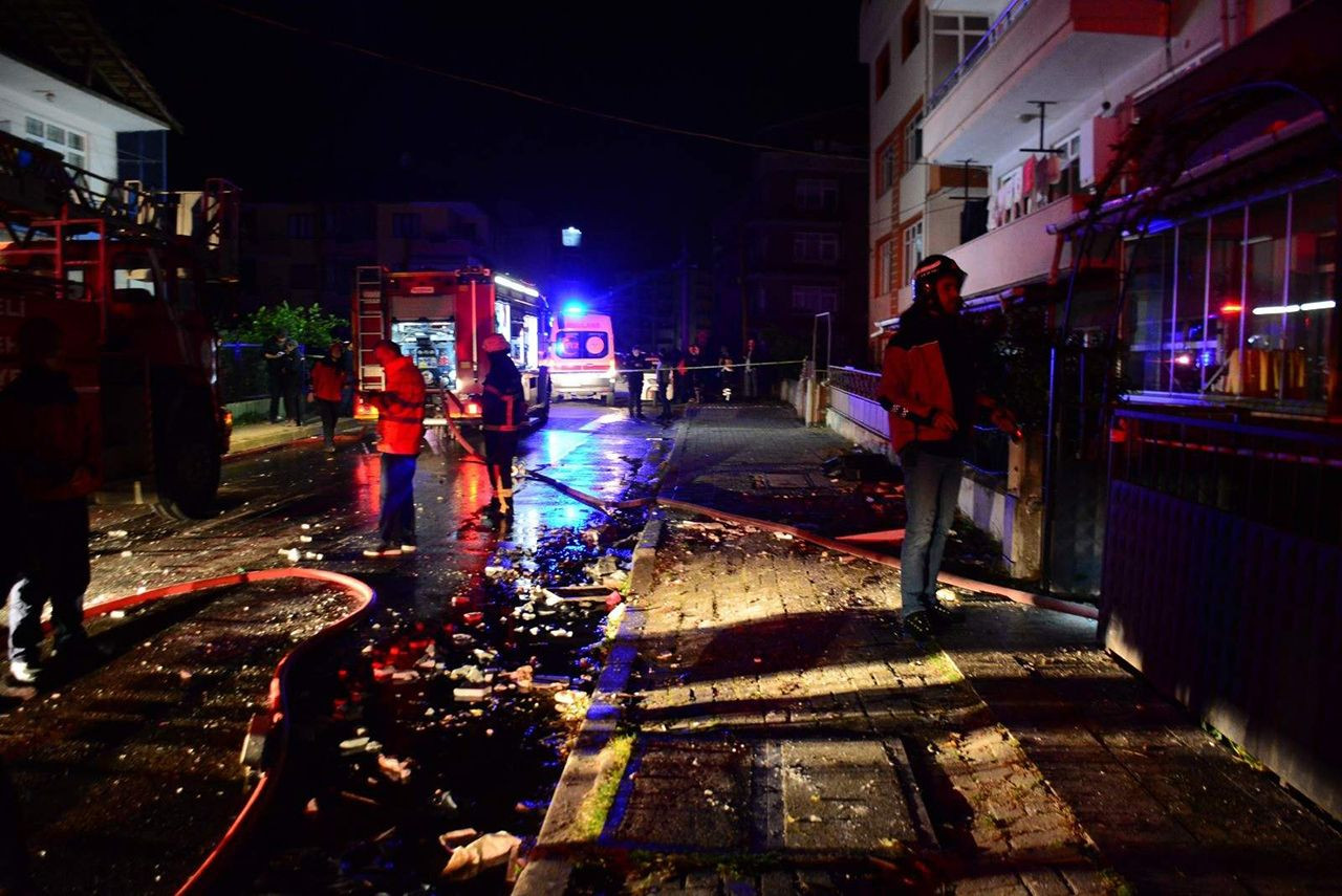 Kocaeli'de bir evde patlama; 2'si ağır 5 yaralı - Resim: 4