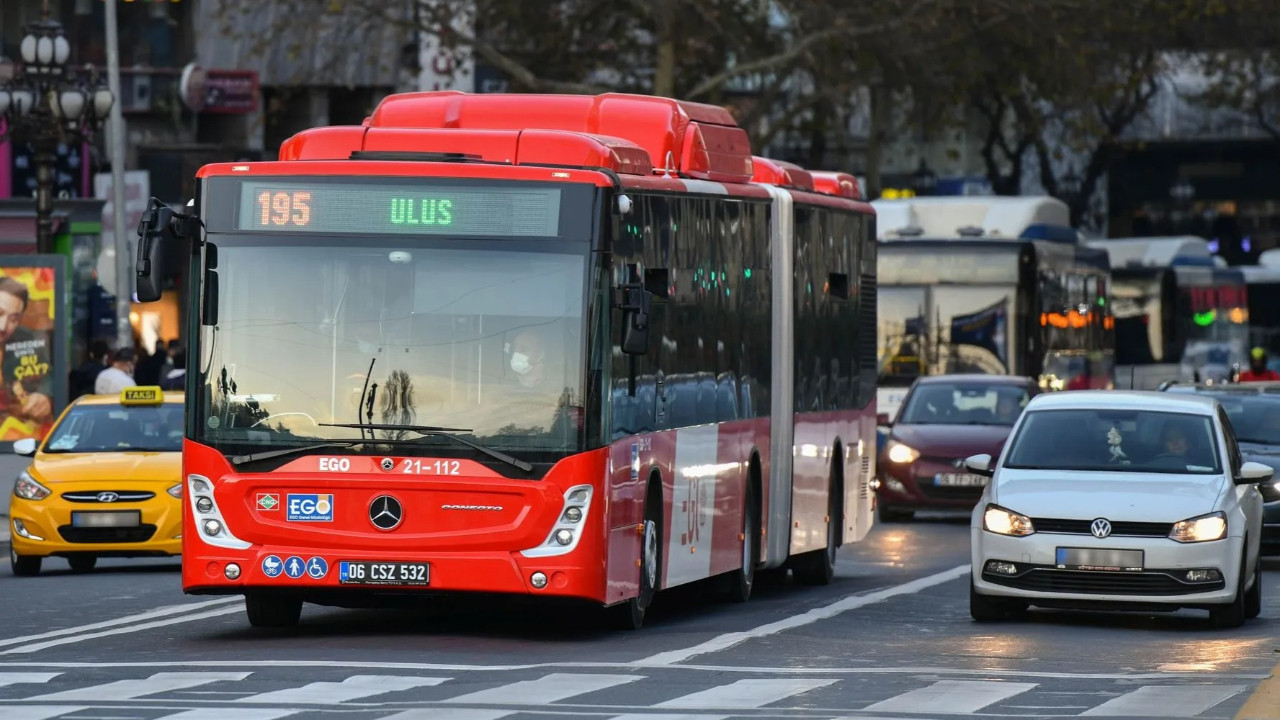 Ankara'da metro inşaatı nedeniyle trafiğe kapanacak olan Natoyolu Caddesi'ni gösteren genel bir görünüm.