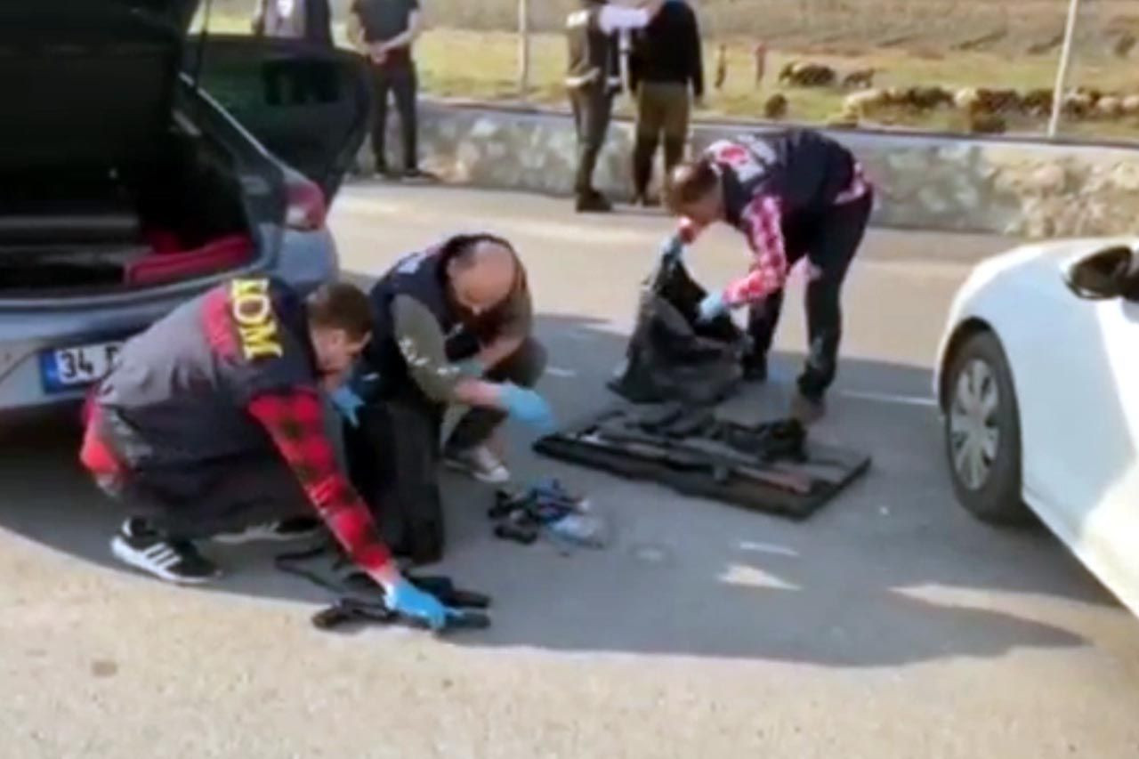 Otomobilden cephanelik çıktı! - Resim: 3