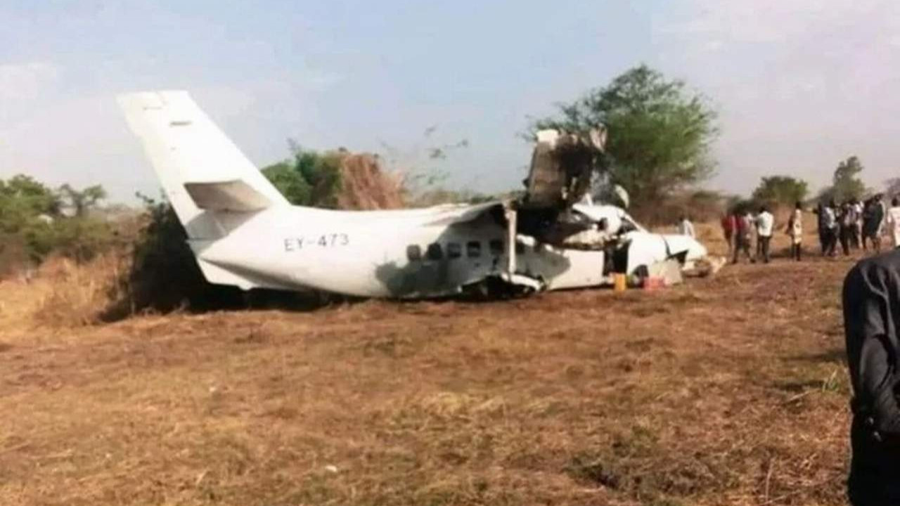 Sudan'da uçak kazası; havalandığı gibi yere çakıldı