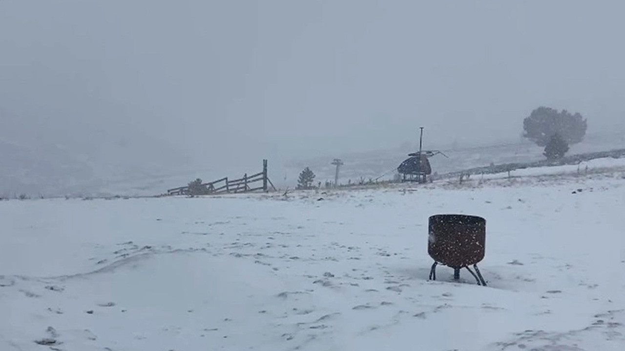 Uludağ'da beklenen kar yağışı nihayet başladı