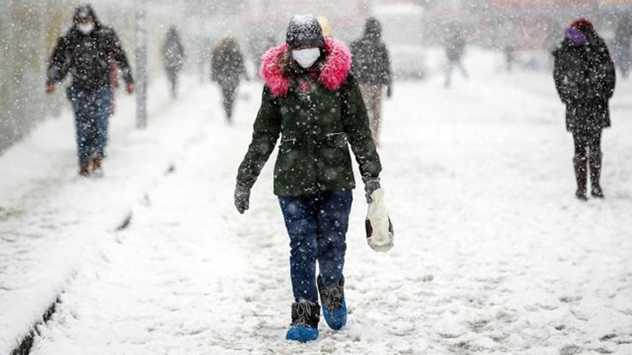 İstanbul'a yoğun kar yağışı uyarısı! Saat verildi