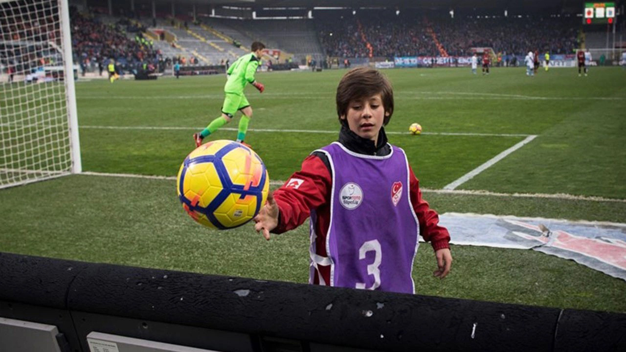 Türkiye'nin bu fotoğrafla tanıdığı Süper Lig'in yıldızı Messi ile takım arkadaşı oluyor!