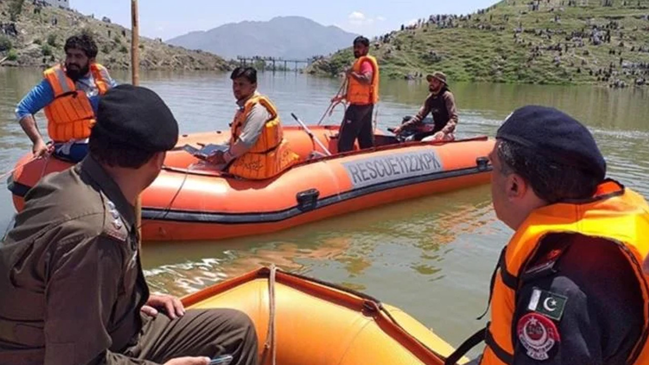Gölde tekne faciası: 10 çocuk öldü