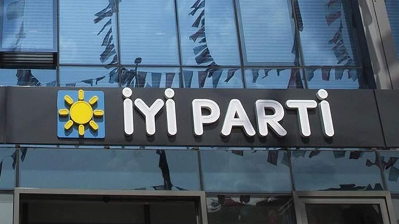 İYİ Parti'nin ittifak kararı sonrası 3 meclis üyesi partiden istifa etti