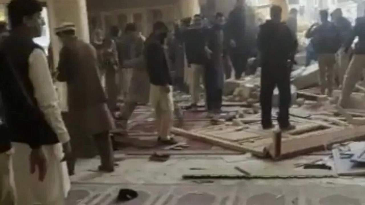 Namaz sırasında camiye hain saldırı: 17 ölü, 90 yaralı!