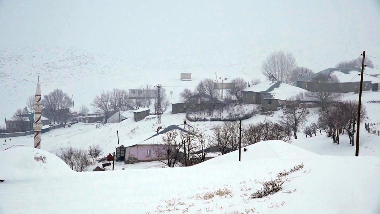 Kış bir geldi, pir geldi! Türkiye'nin dört bir yanından kar manzaraları