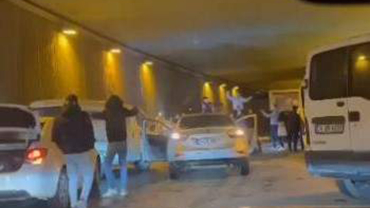 İstanbul trafiğinde skandal görüntüler! Tüneli düğün salonuna çevirdiler