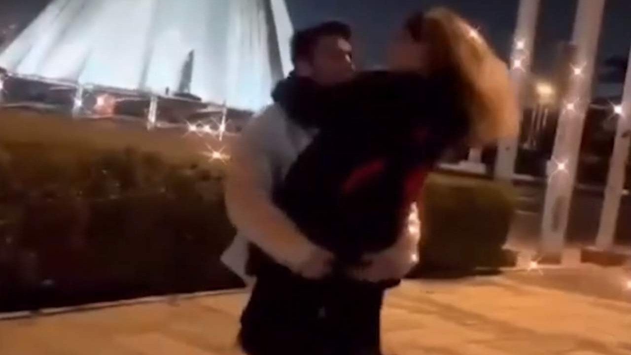 Genç çift sokakta dans ettiği için tutuklandı