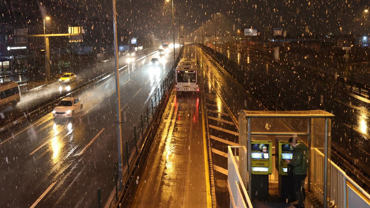 İstanbul'da beklenen kar yağışı başladı! - Resim: 3