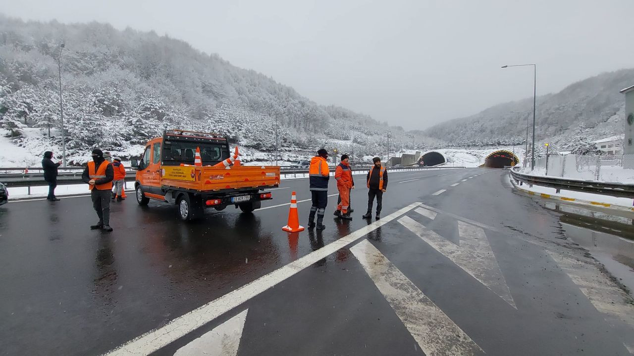 Bolu Dağı Tüneli'nde zincirleme kaza! İstanbul yönü trafiğe kapandı - Resim: 2