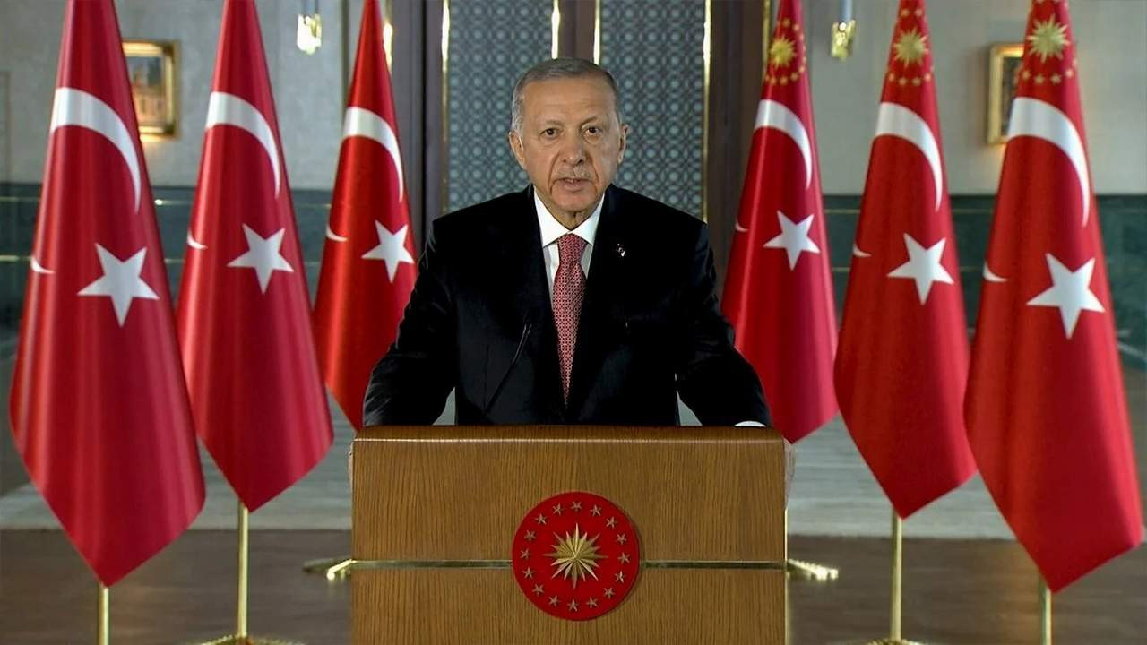 Erdoğan'dan gençlere ''devletinize güvenin'' çağrısı