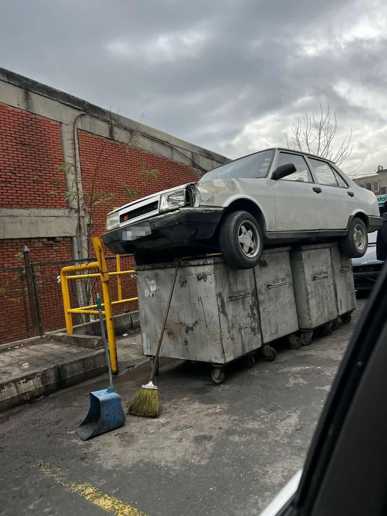 Çöpe atılan aracın sahibi ortaya çıktı - Resim: 1