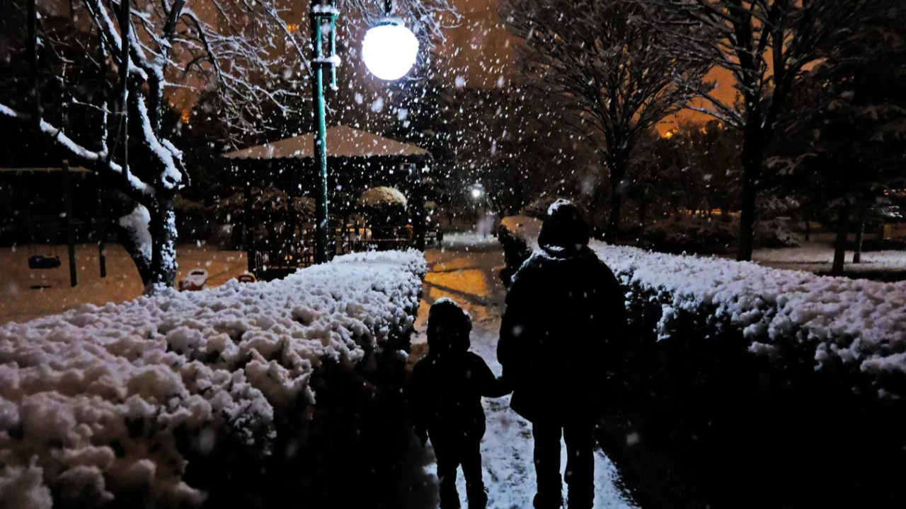 İstanbul ve Ankara'da sömestr tatili uzatıldı! Okullar kar nedeniyle tatil edildi